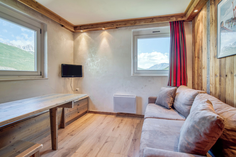 Others 4, Appartement Tommeuse 93, Savoie