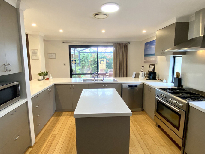Dining Room 10