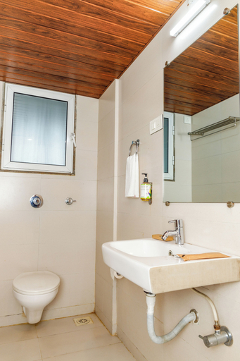 Bathroom 4, J Hotel and Banquets, Mumbai Suburban