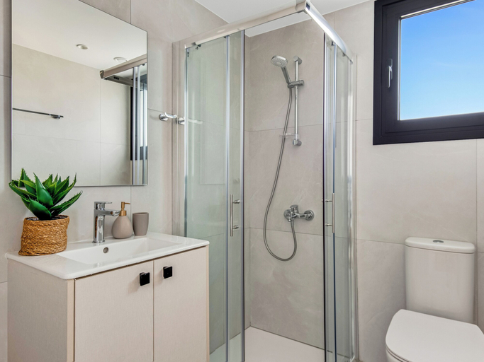 Bathroom, Sanders Elgio - Delightful 2-bdr Apt With Balcony