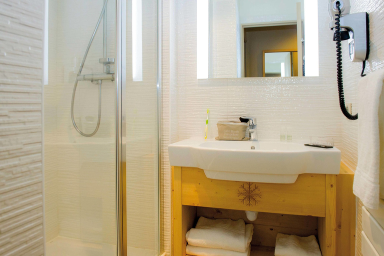 Bathroom 4, Club Vacances Bleues Les Alpes d'Azur, Hautes-Alpes