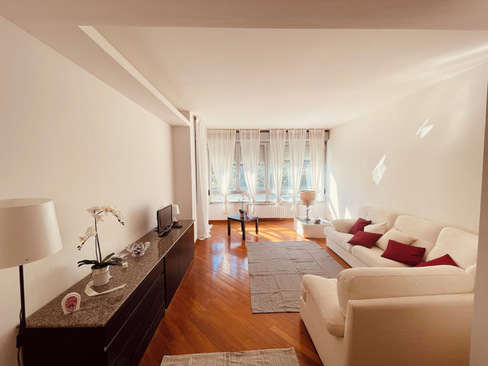 Living area 4, Lemon Tree Resort - FreeParking, Genova