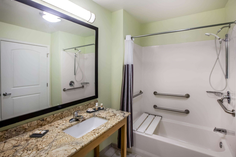 Bathroom 4, La Quinta Inn & Suites by Wyndham Odessa North, Midland