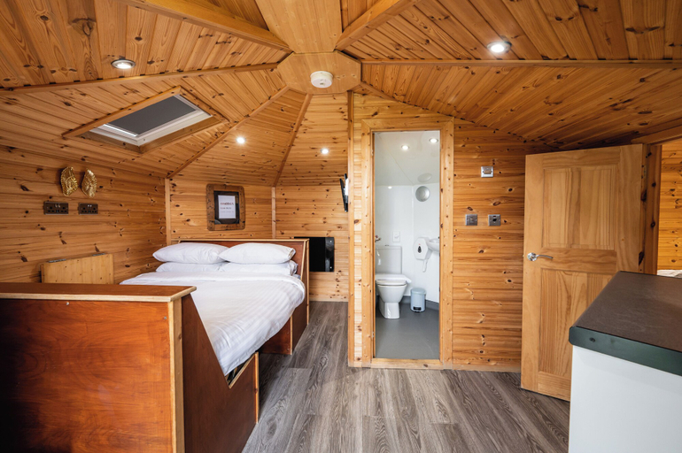 Bedroom 3, Delny Glamping, Highland