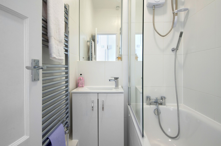 Bathroom, Evans House, London