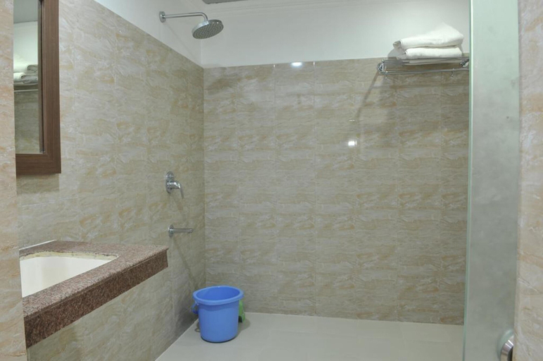 Bathroom 4, Hotel Delta International, Gaya
