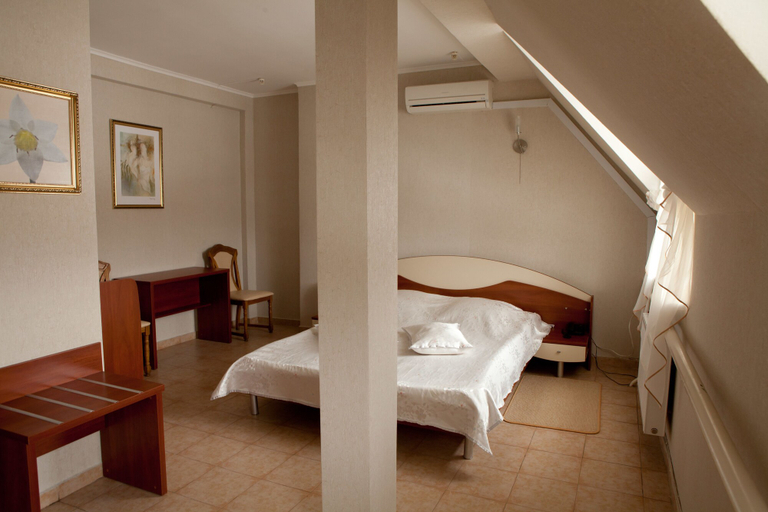 Bedroom 3, Hotel Complex Verhovina, Kyievo-Sviatoshyns'kyi