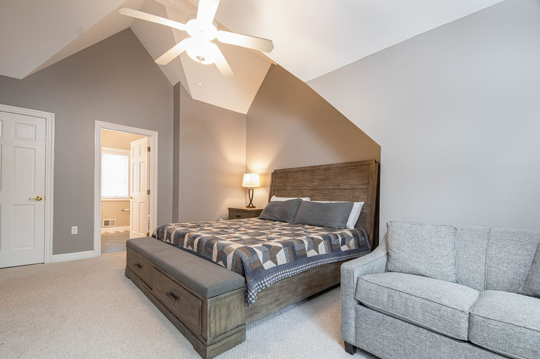 Bedroom 2, Ritz on the Lake, Garrett