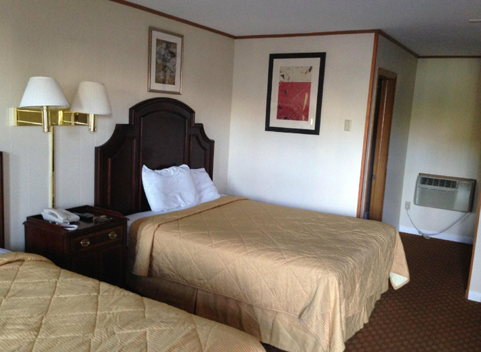 Bedroom 4, Harbor Base Pineapple Inn, Newport
