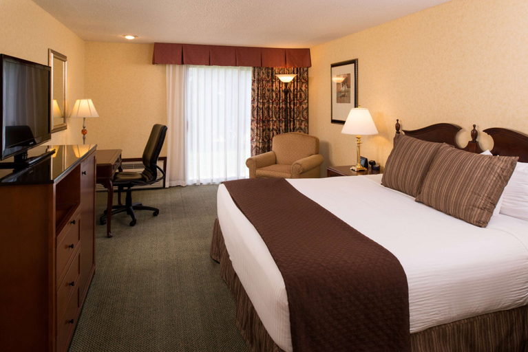 Bedroom 3, Red Lion Hotel Yakima Center, Yakima