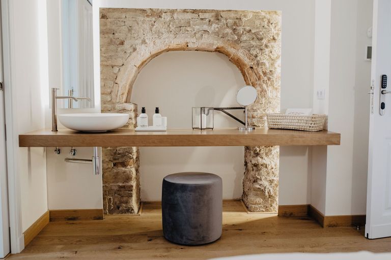 Bathroom 4, Hotel Boutique La Ermita Suites, The Only officially designated "Monument Hotel" in Córdoba, Córdoba
