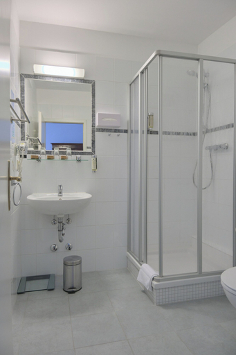 Bathroom 5, Jahrhunderthotel Leipzig, Leipzig