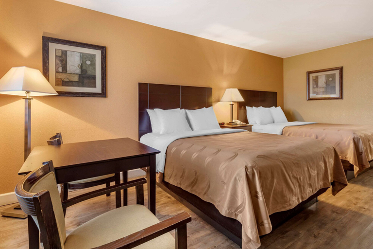 Bedroom 3, Quality Inn Russellville I-40, Pope