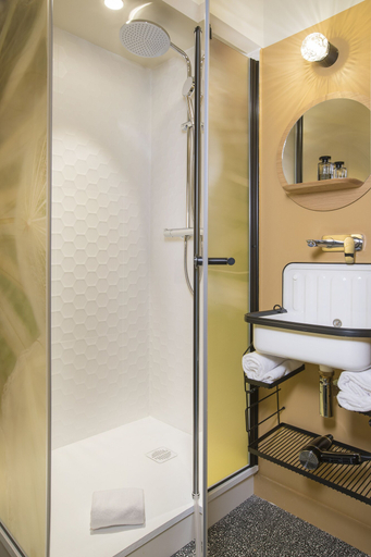 Bathroom 4, Hôtel Life Bordeaux Gare - BG, Gironde