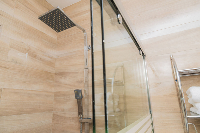 Bathroom 4, Juanedu Suites