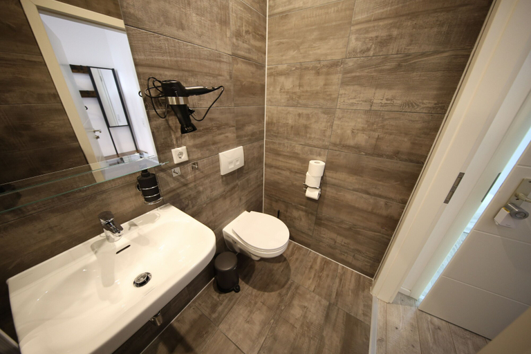 Bathroom 5, LUXOMES - Aparthotel Zentrum, Nürnberg