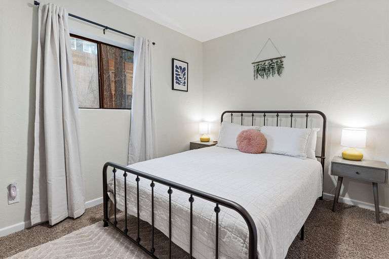 Bedroom 2, Badger Den, San Bernardino