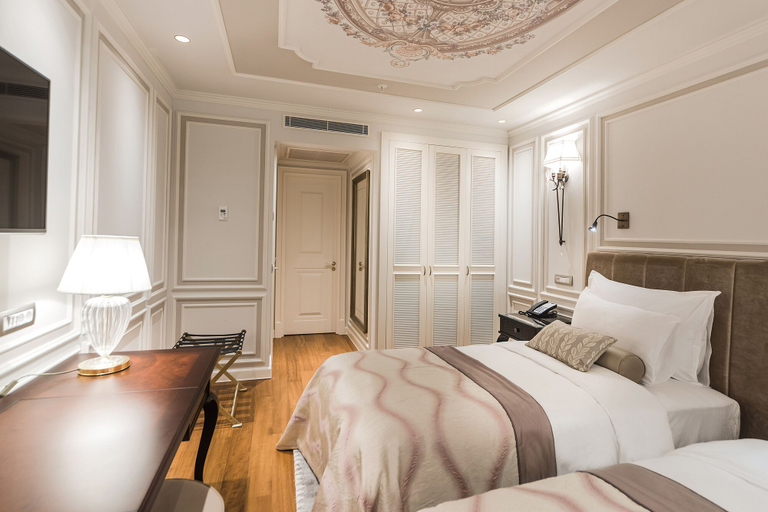 Bedroom 3, Arcade Hotel, Şişli