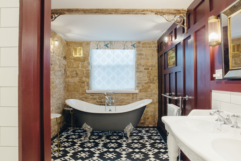 Bathroom 4, Crown Hotel Stamford, Lincolnshire