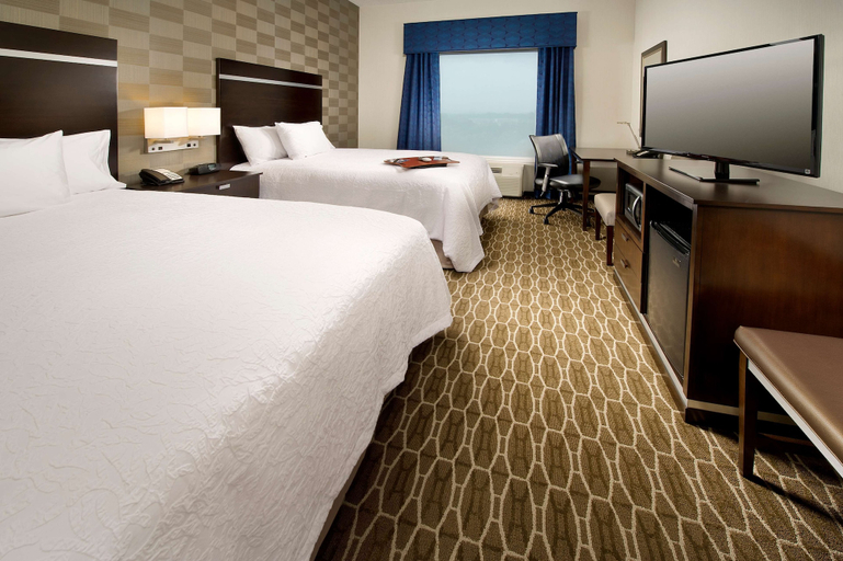 Bedroom 3, Hampton Inn & Suites Washington DC North/Gaithersburg, Montgomery