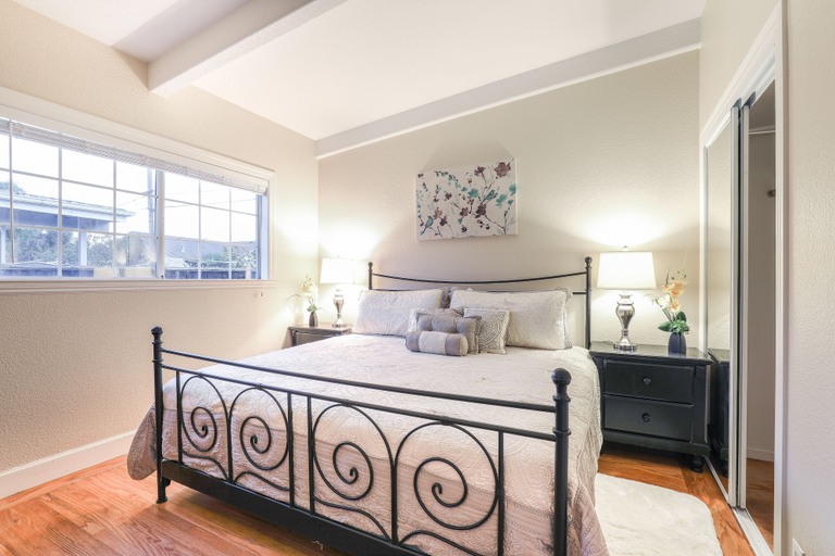 Bedroom 3, Peaches & Cream, Santa Clara