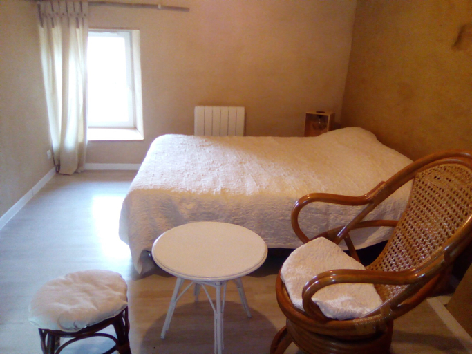 Bedroom 4, Chambres d'Hotes la Source, Vendée