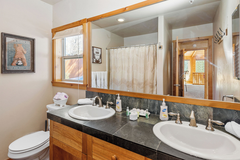 Bathroom 4, Ursa Major Retreat, San Bernardino