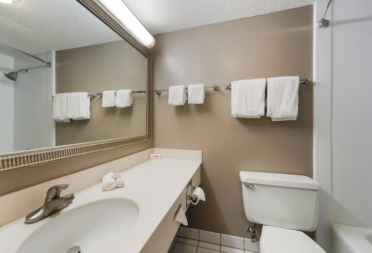 Bathroom 4, Red Roof Inn Painted Post, Steuben