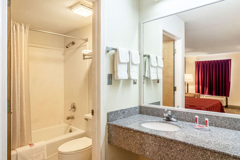 Bathroom 4, Econo Lodge Acworth East, Cobb
