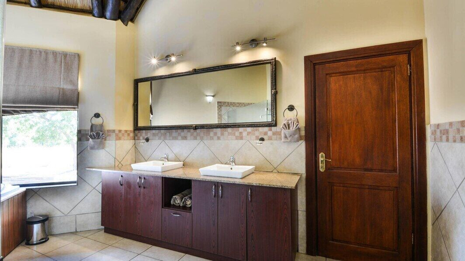 Bathroom 3, Zebula Golf Estate & Spa Executive Villas, Waterberg
