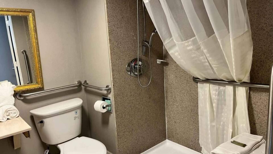 Bathroom 3, Motel 6 Rock Hill, SC, York