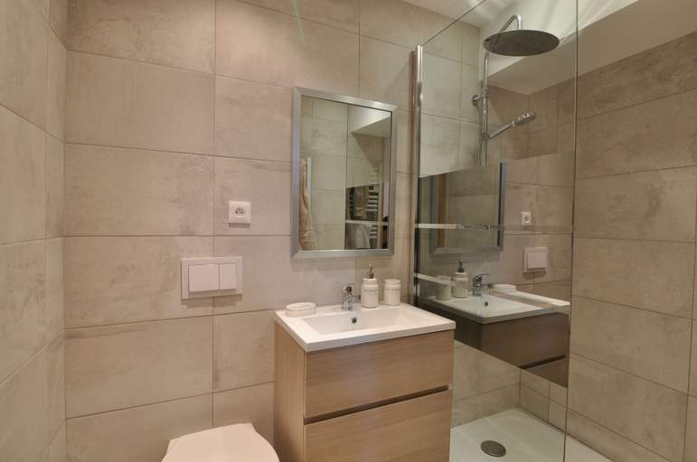 Bathroom 4, Picasso Apartments, Alpes-Maritimes