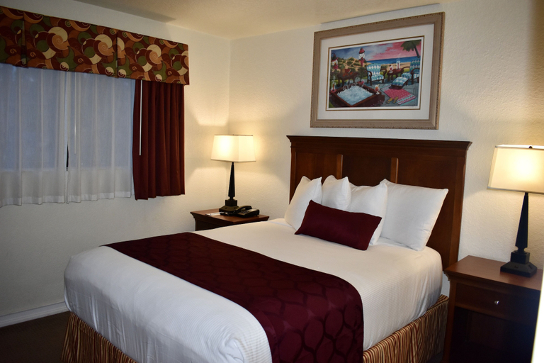Bedroom 2, Club Sevilla, Osceola