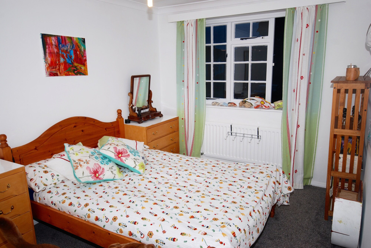 Bedroom 3, Stylish Central House next to Castle, Warwickshire