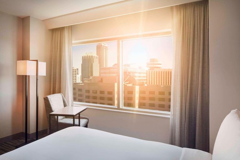 Bedroom 3, Marriott Indianapolis Downtown, Marion