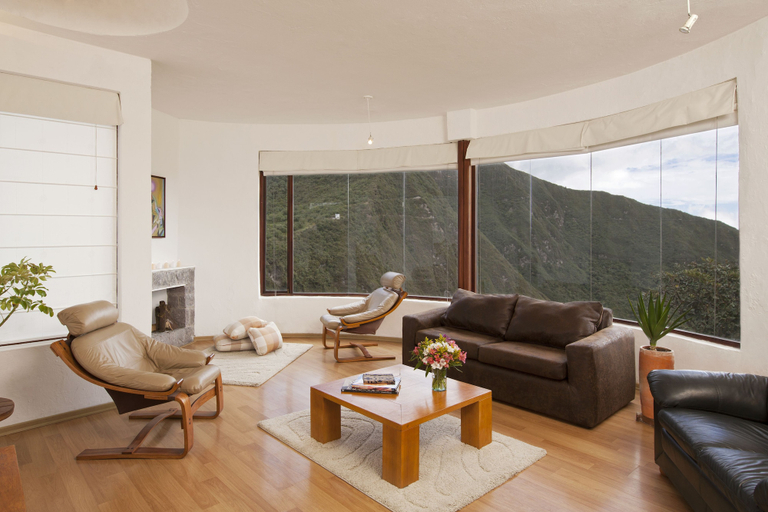 Others 5, Hotel El Crater, Quito