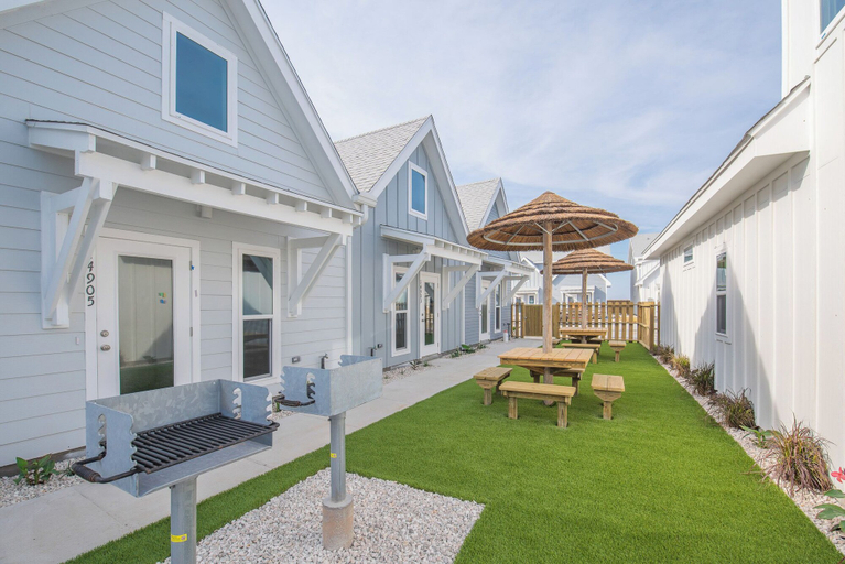 Exterior & Views 2, Tropic Like It's Hot, Nueces