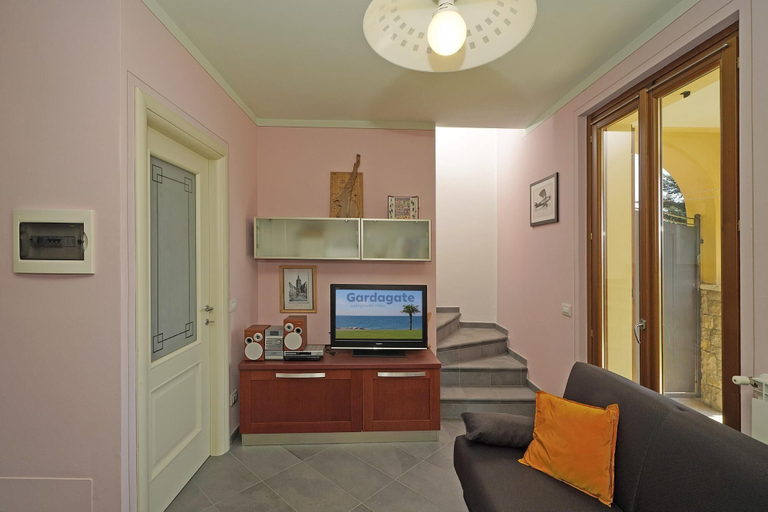 Others 5, Villetta Enzo in Toscolano Maderno, Brescia