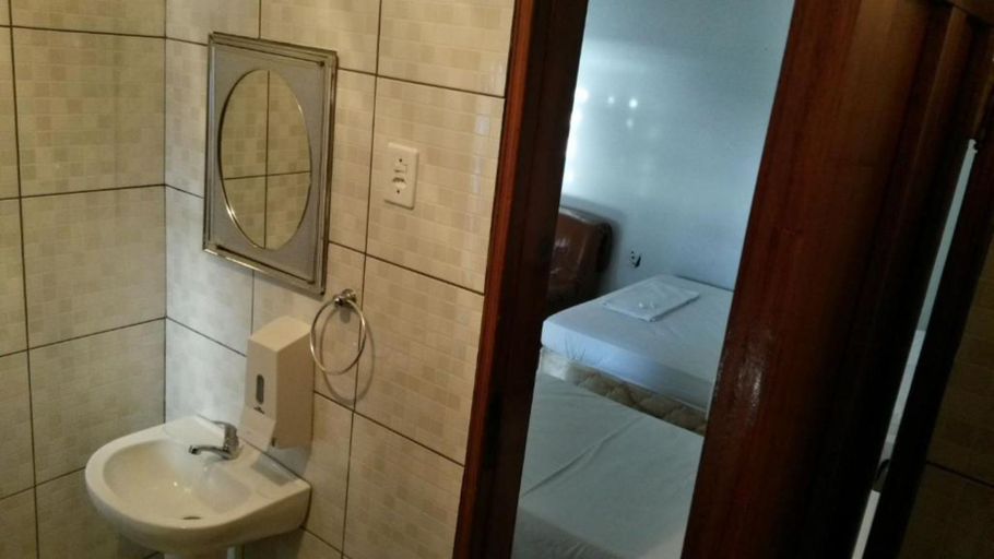 Bathroom 3, Hotel Ana Cassia, Maués