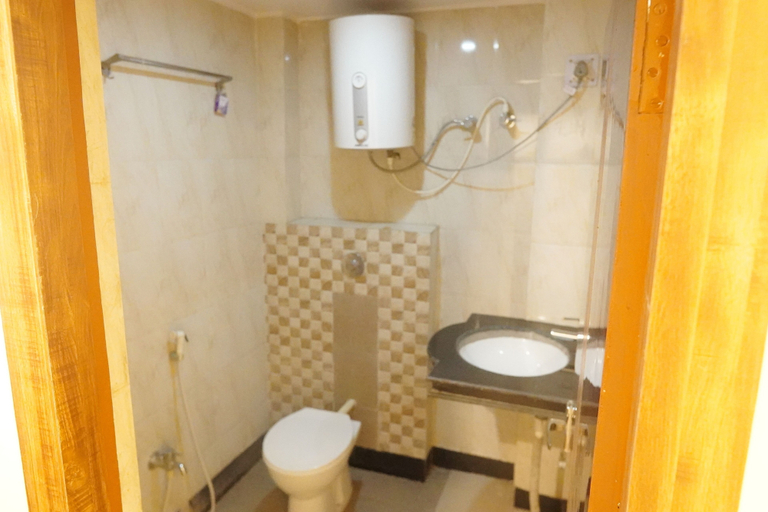 Bathroom 4, Hotel Vineet, Bhagalpur