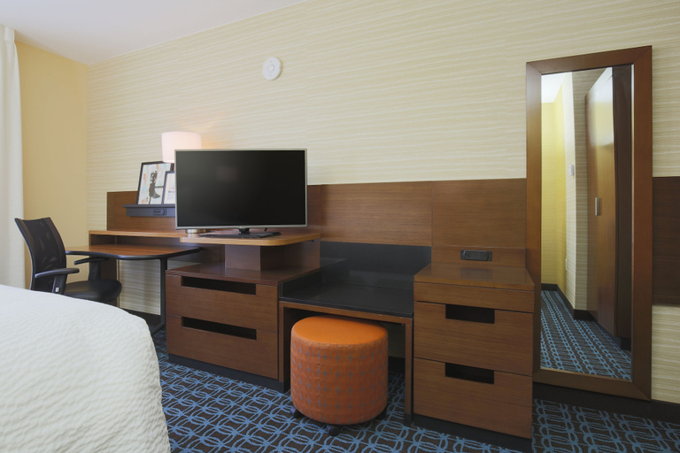 Bedroom 2, Fairfield Inn and Suites by Marriott Austin Northwest/Domain, Travis
