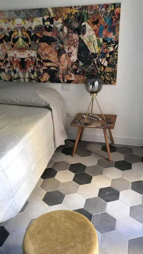 Bedroom 3, chiesa russa, Bari