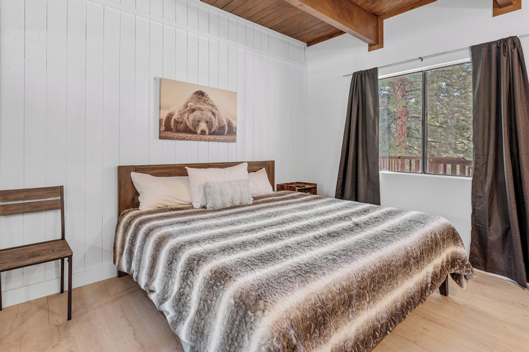 Bedroom 3, Tree House Chateau, San Bernardino
