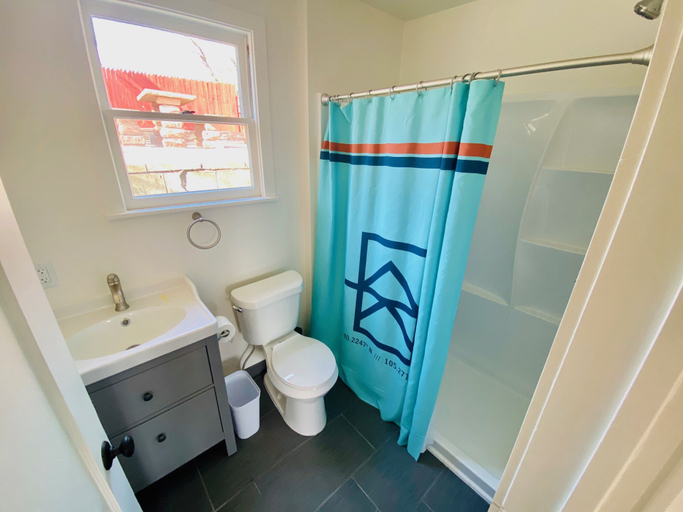Bathroom 3, A-Lodge Lyons, Boulder