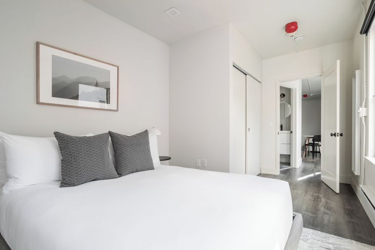 Bedroom 3, Reside Seattle Downtown, a Wyndham Residence, Seattle