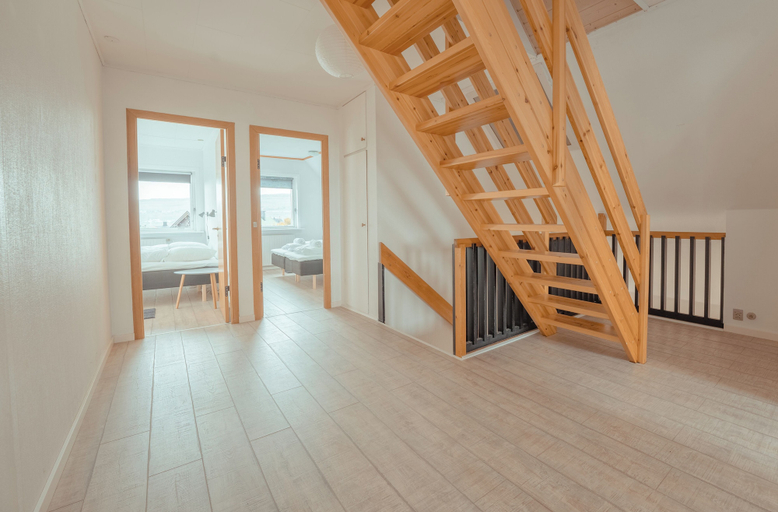 Others 5, Sea View Apt / Central / Spacious / Free Parking, Tórshavn