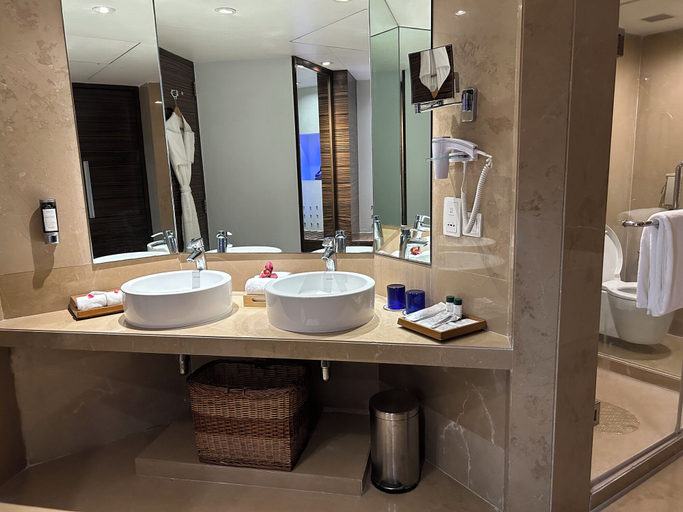 Bathroom 3, Fortune Select SG Highway, Ahmedabad - Member ITC Hotels' Group, Ahmadabad