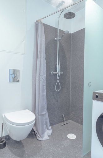 Bathroom 3, New / Stunning Sea View / Light / 3 Br, Tórshavn