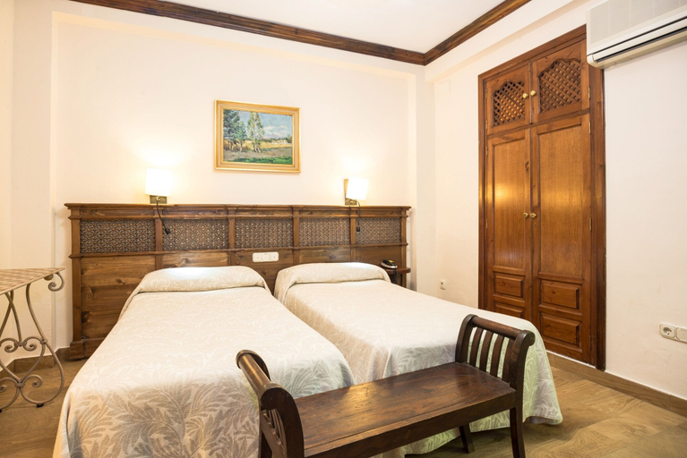 Bedroom 4, Hotel America, Granada