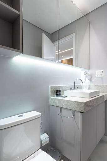 Bathroom 4, Charlie Alves Guimarães Pinheiros, São Paulo